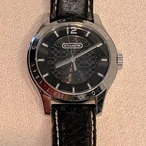 Men's/Women’s COACH black watch, In “loved” condition. ❤️